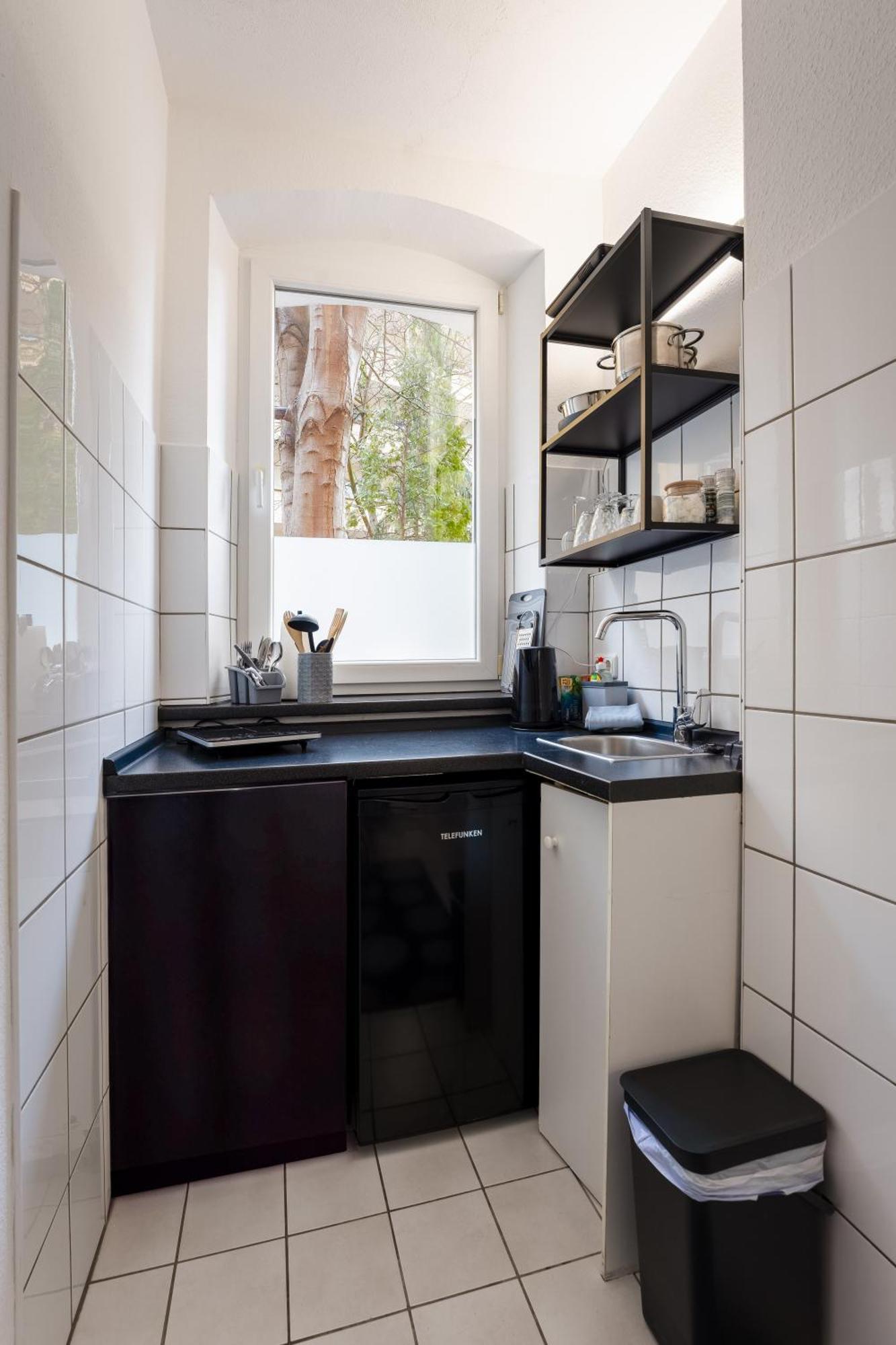 Modern Living Apartment - 3-Zimmer - Nuernberg Nord, Ruhige Seitenstrasse, Fusslaeufig Strassenbahn