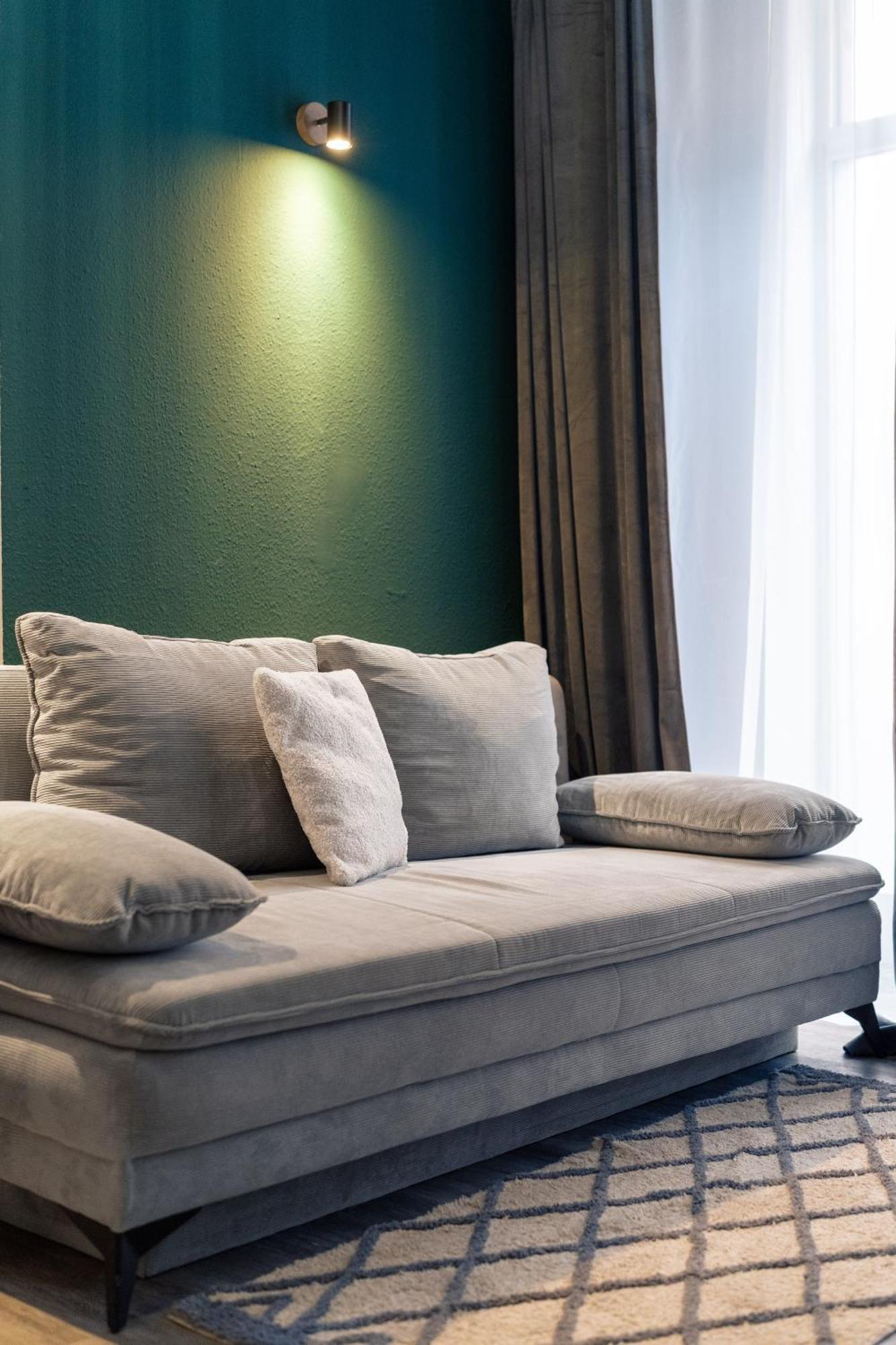 Modern Living Apartment - 3-Zimmer - Nuernberg Nord, Ruhige Seitenstrasse, Fusslaeufig Strassenbahn Appartement *