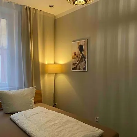3-Zimmer-Apartment In Einer Ruhigen Seitenstrasse Im Nuernberg Nord Exterior foto